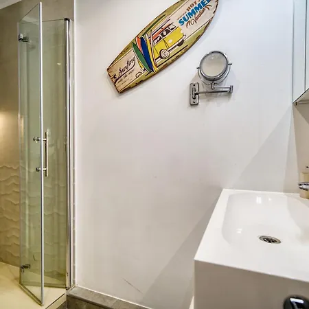 - Haus E, App 0e0706 *